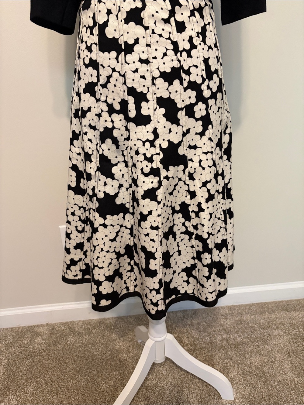 Harold's Black and White Floral Midi Skirt